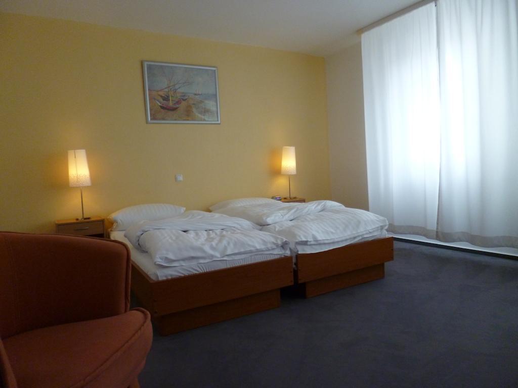 Hotel Restaurant Marbella Minden (North Rhine-Westphalia) Quarto foto